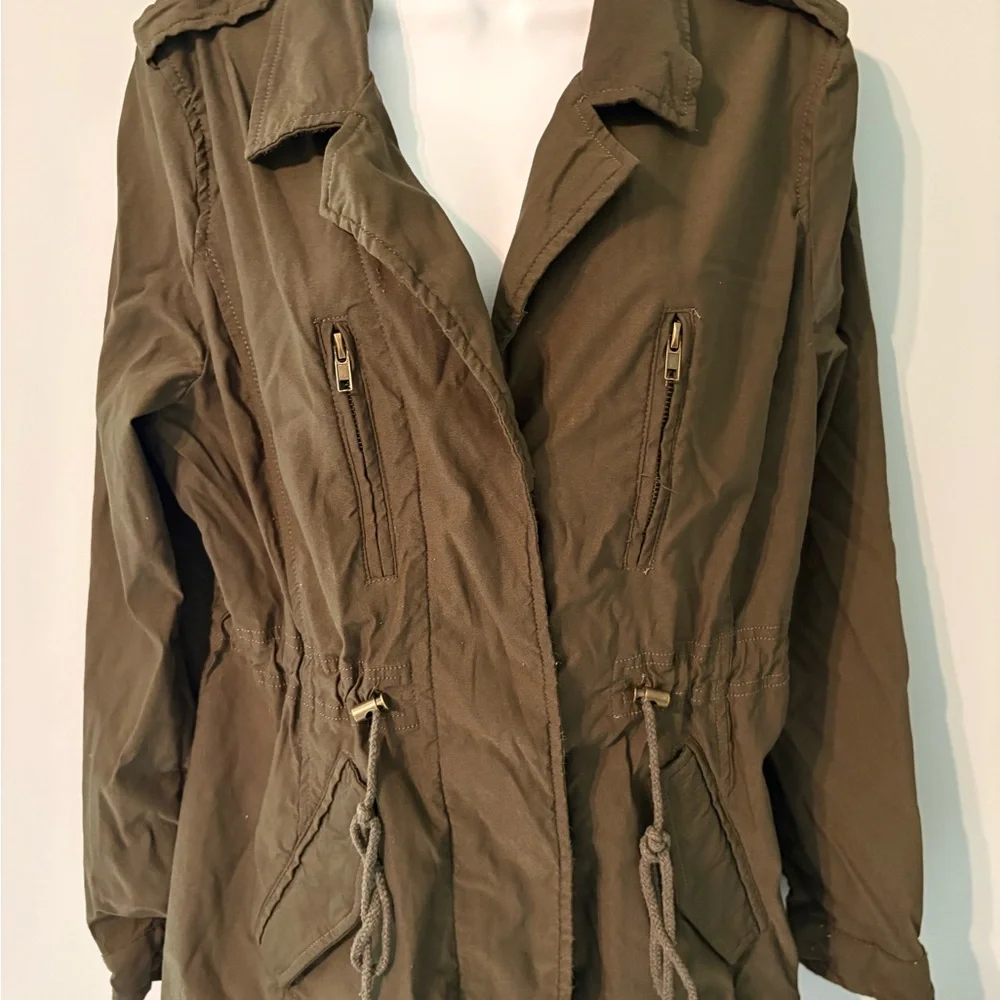 Stylish Women's Utility Jacket in Olive